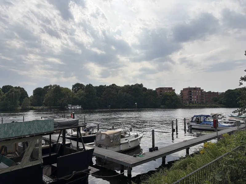 Modernes Wohnen in Köpenick: Helle 3-Zimmer-Wohnung mit Balkon — photo 1